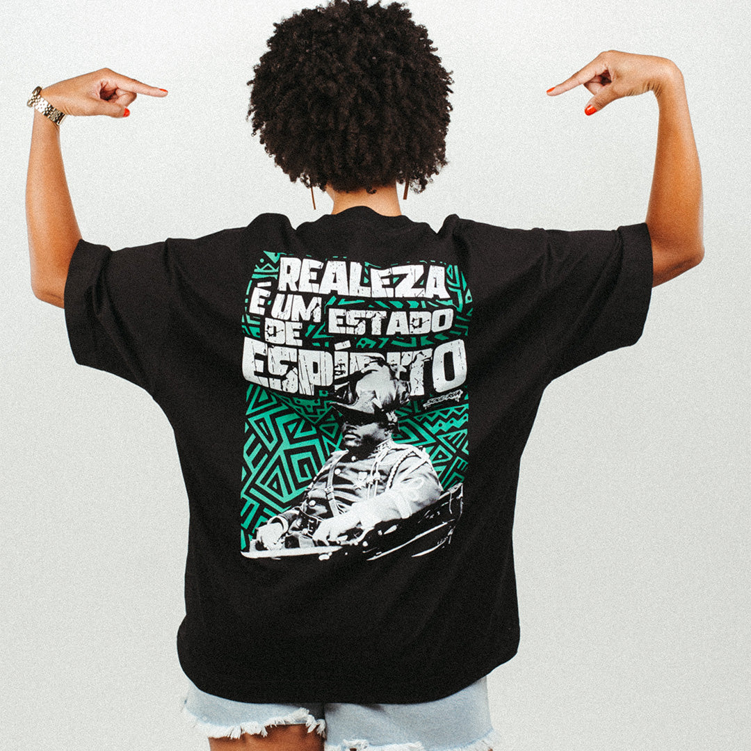 Camiseta Oversized - Garvey Realeza